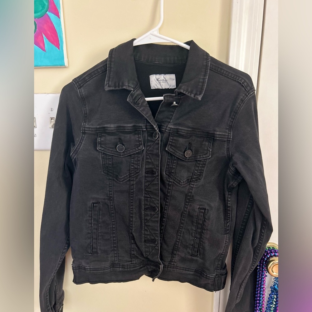 Black jean jacket size large